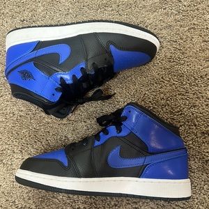 Jordan 1’s Mid Hyper Royal Tumbled Leather Boys [Blue]